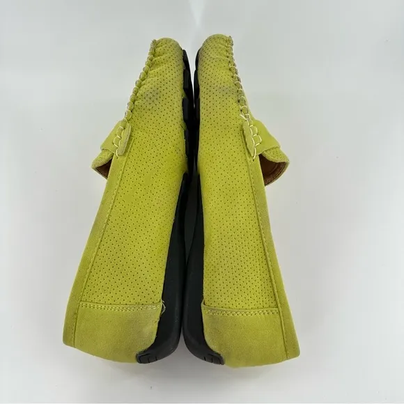 Pierre Dumas flats size 8 green faux suede chartreuse driving loafers old money