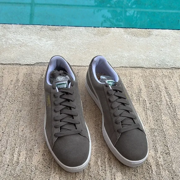 Puma Suede Classic* Steeple Gray and White 352634 66. Size 8. NWT.0