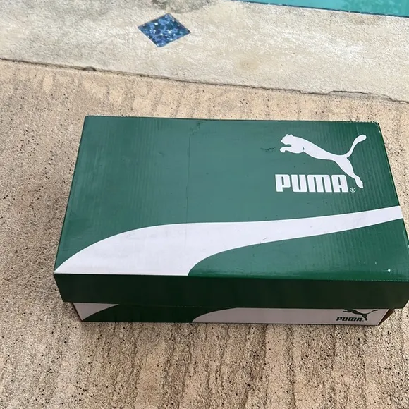 Puma Suede Classic* Steeple Gray and White 352634 66. Size 8. NWT.0