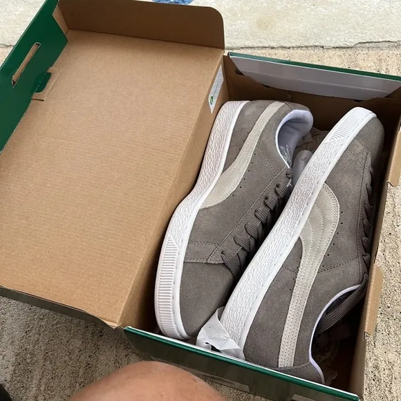Puma Suede Classic* Steeple Gray and White 352634 66. Size 8. NWT.0