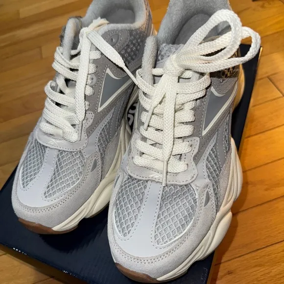 Reebok Charge Sneakers (new)