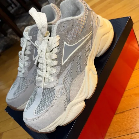 Reebok Charge Sneakers (new)