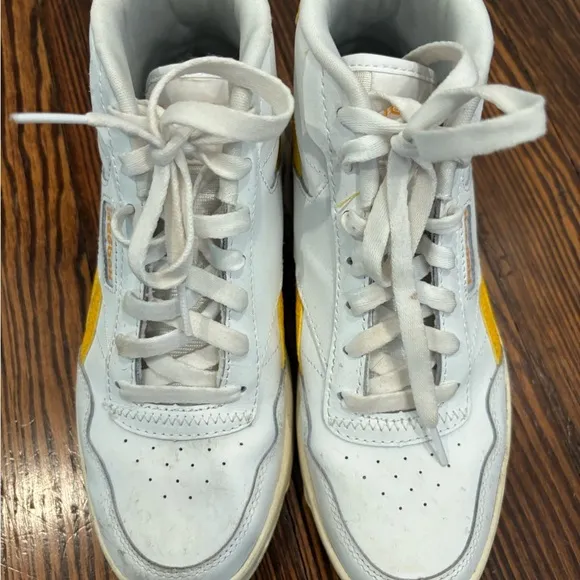 Reebok Vintage High tops White Yellow Women’s Sz 7 Sneakers