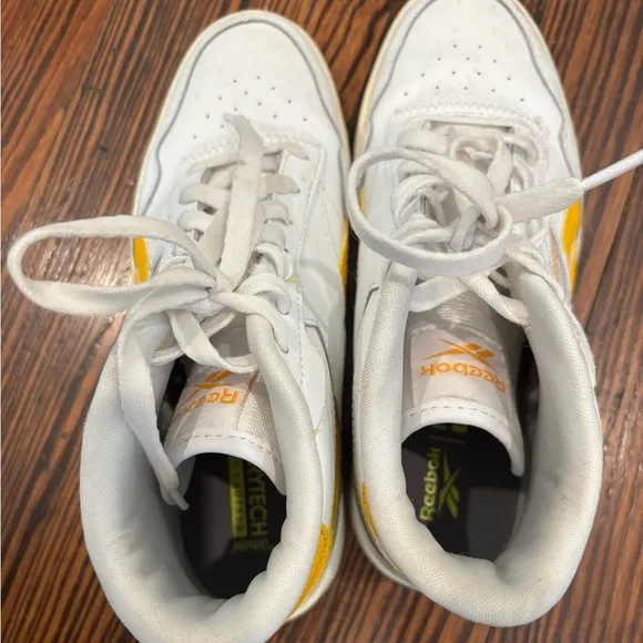 Reebok Vintage High tops White Yellow Women’s Sz 7 Sneakers