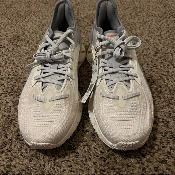 Reebok Zig Kinetica 3 MENS size 9