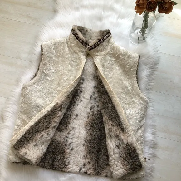 Reversible Faux Fur High Mock Collar Vest wit Side Pockets