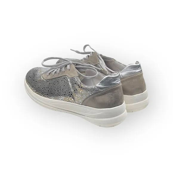Rieker ᪥ French Remonte Metal Flower Sneakers ᪥ Gold Silver Metallic Print ᪥ 40