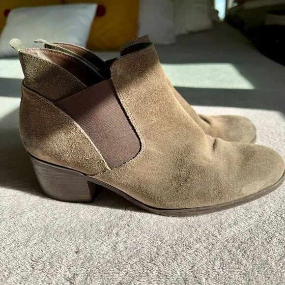 Rockport Women’s Dani Grey Suede Chelsea Ankle Boots