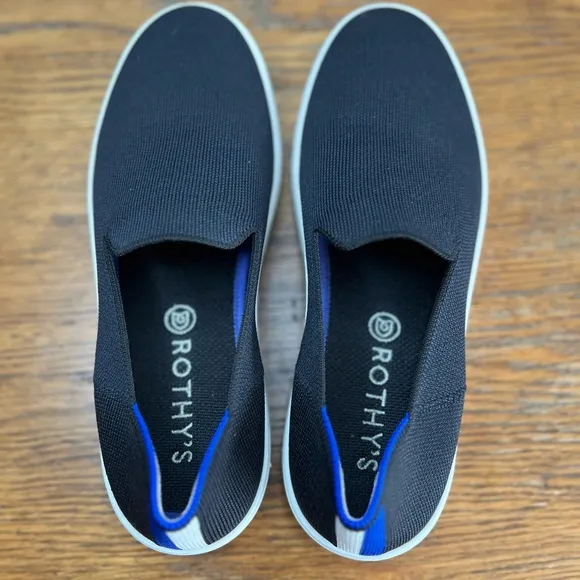 Rothys Size 8.5 • Black Slip On Knit Fabric Sneakers.