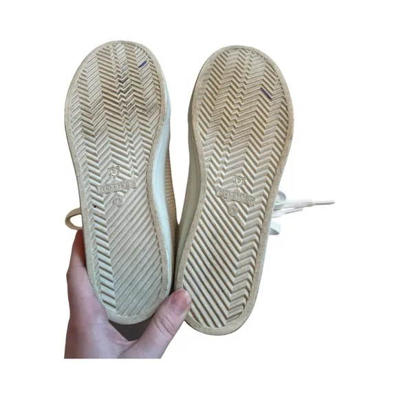 Rothy’s Woman’s The Lace Up Vanilla Knit Sneakers Tennis Shoes Size 8 Washable