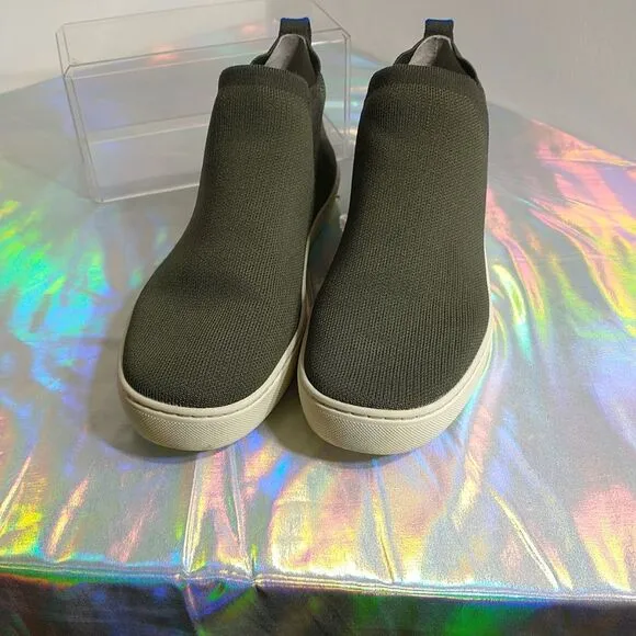Rothys Womens SZ 10.5 Chelsea Hunter Green Knit Textile Sneaker Booties.