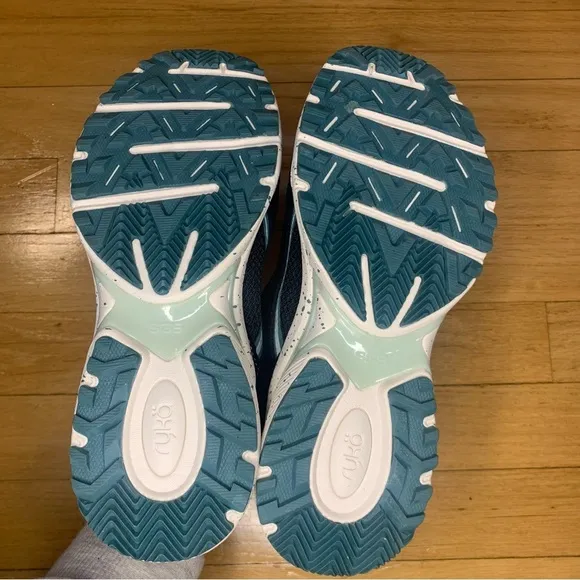 Ryka Women's Sky Walk Trail Sneakers Black/Teal - Size 5.5