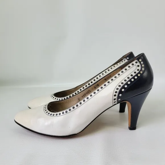 Salvatore Ferragamo Vintage Leather Pumps Heels Sz 8.5