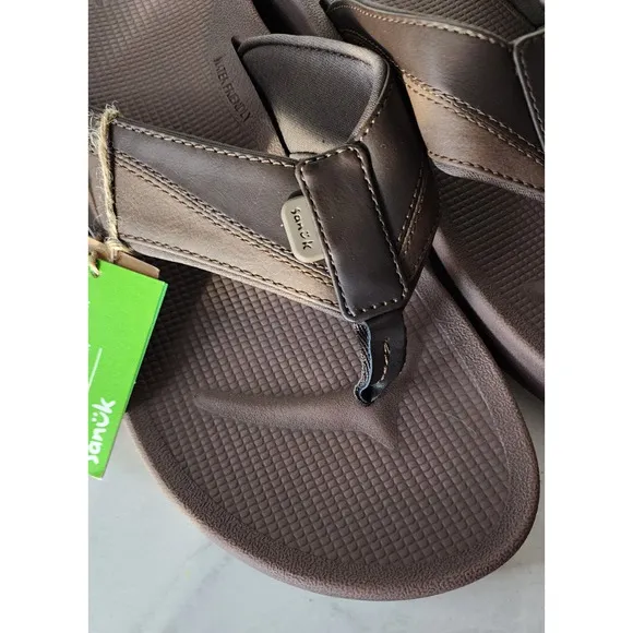 Sanuk Mens Cosmic Seas h2o Leather Brown 12 NWT Water Friendly Comfort Flip Flop