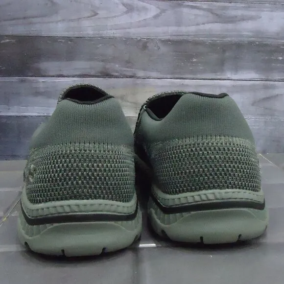 SIZE 10.5. Skechers Relaxed Fit Air- Cooled sneakers.