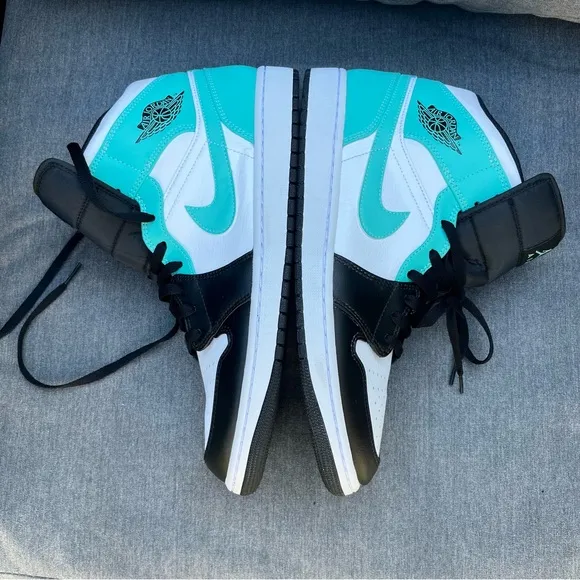 Size 12 - Air Jordan 1 Mid Tropical Twist 2021 554724-132 white black teal