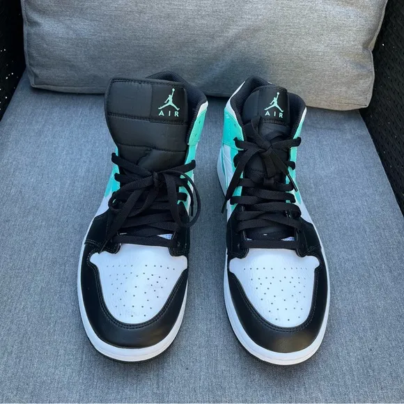 Size 12 - Air Jordan 1 Mid Tropical Twist 2021 554724-132 white black teal
