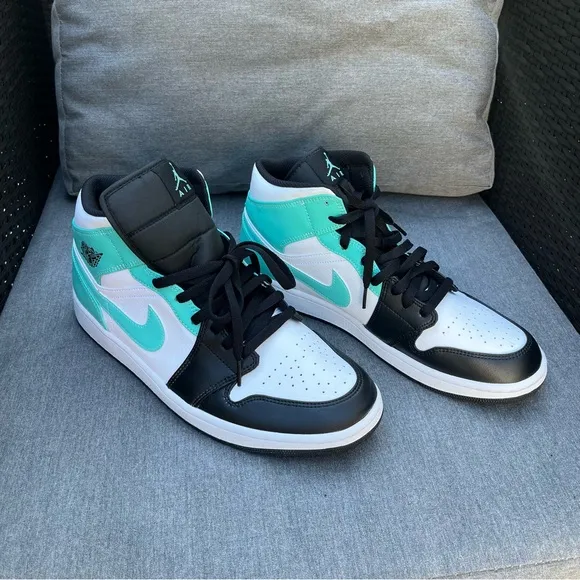Size 12 - Air Jordan 1 Mid Tropical Twist 2021 554724-132 white black teal