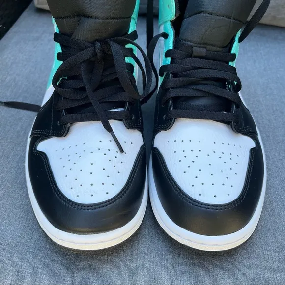 Size 12 - Air Jordan 1 Mid Tropical Twist 2021 554724-132 white black teal
