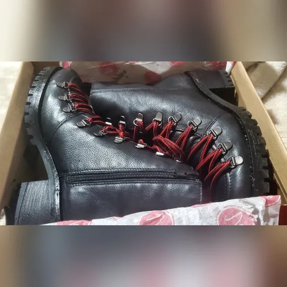 Size 9 Black Leather Women's Boots with Red Laces