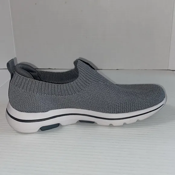 Skechers Go Walk Air Cooled Goga Mat Uktr Go Sneakers Size 10.5 Stretch Fit