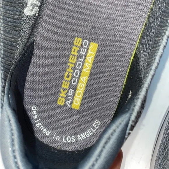 Skechers Go Walk Air Cooled Goga Mat Uktr Go Sneakers Size 10.5 Stretch Fit