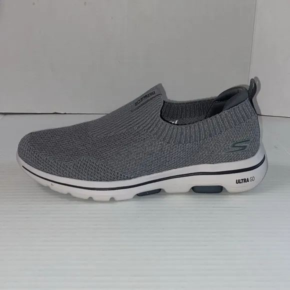 Skechers Go Walk Air Cooled Goga Mat Uktr Go Sneakers Size 10.5 Stretch Fit