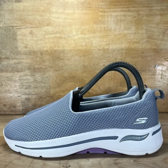 Skechers Go Walk Arch Fit Grateful Womens Size 6.5 Slip On Shoes Sneakers Gray
