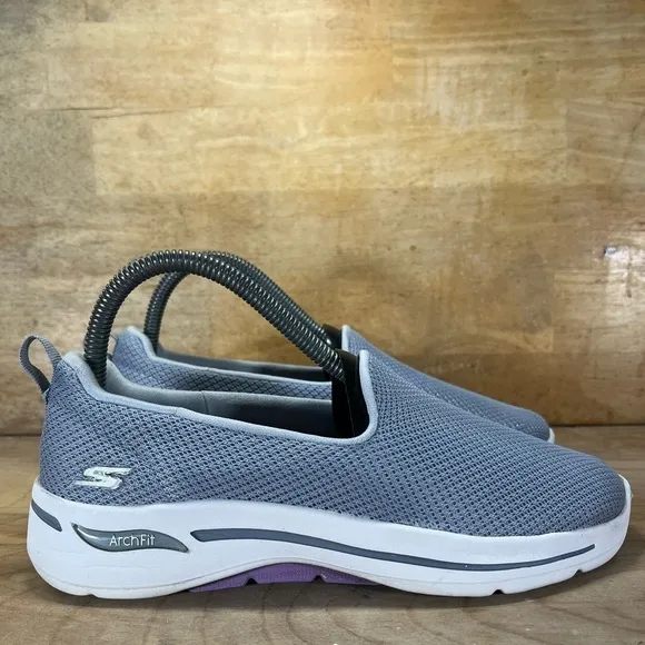 Skechers Go Walk Arch Fit Grateful Womens Size 6.5 Slip On Shoes Sneakers Gray