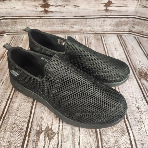 SKECHERS GOGA MAX GO WALK Wide Fit Men's 10 Black Slip On Sneakers Shoes EUC