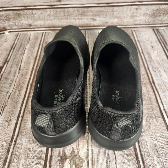 SKECHERS GOGA MAX GO WALK Wide Fit Men's 10 Black Slip On Sneakers Shoes EUC