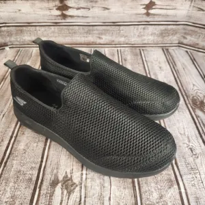 SKECHERS GOGA MAX GO WALK Wide Fit Men's 10 Black Slip On Sneakers Shoes EUC