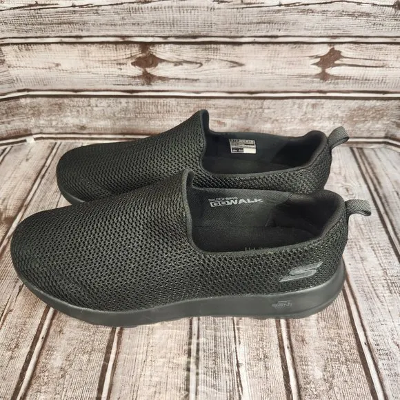 SKECHERS GOGA MAX GO WALK Wide Fit Men's 10 Black Slip On Sneakers Shoes EUC