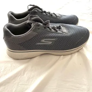 Sketchers GO Walk 4 sneakers charcoal gray SZ 8.5 Worn Once
