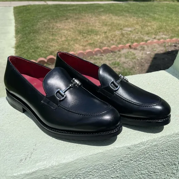 Sleek Black Leather Slip-On Loafers with Horsebit Detail