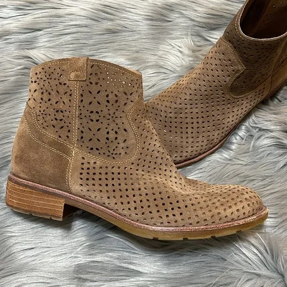Sofft Brooklee Brown Suede Ankle Boots size 9.5