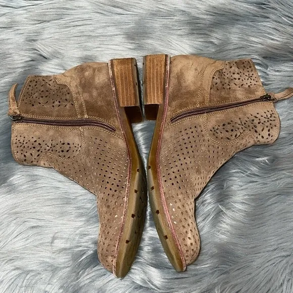 Sofft Brooklee Brown Suede Ankle Boots size 9.5