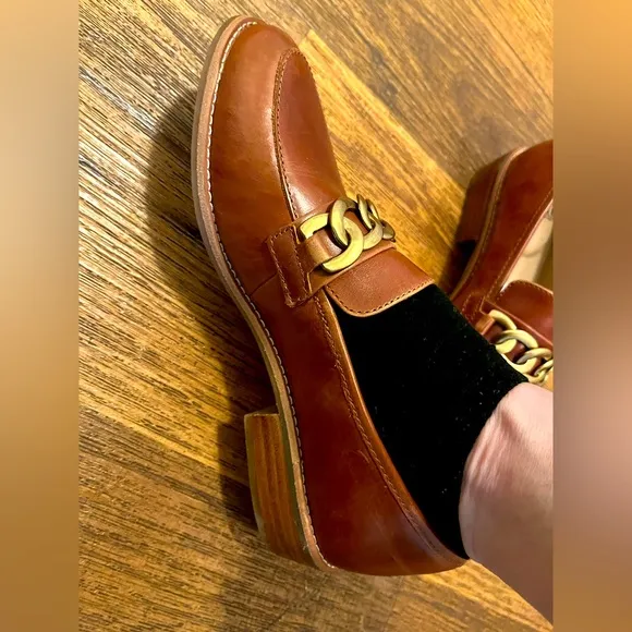 SOFFT Nevara Italian Leather Loafer W/Gold Chain Cushioned Comfort Man-Made Sz7M