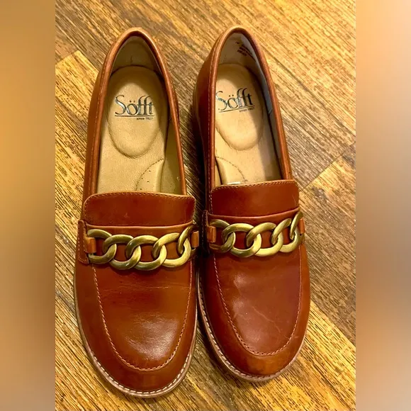 SOFFT Nevara Italian Leather Loafer W/Gold Chain Cushioned Comfort Man-Made Sz7M