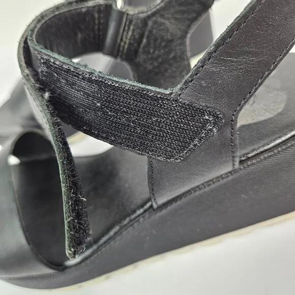 Sorel Cameron Black Leather Wedge Sandal 6 NL4018-010