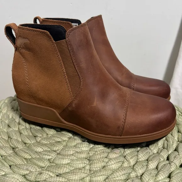 SOREL Evie II Taffy Brown Leather/Suede Hidden Wedge Slip On Chelsea Boots