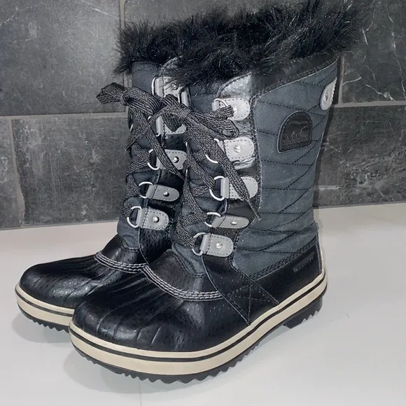 Sorel Girls Tofino II Faux‎ Fur Waterproof Winter Boots Size 4 Youth