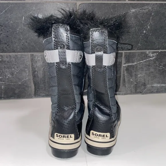 Sorel Girls Tofino II Faux‎ Fur Waterproof Winter Boots Size 4 Youth