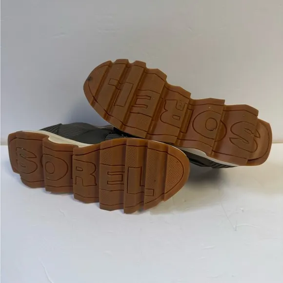 Sorel Green Kinetic Sneak, Knit Sneaker with Scalloped Sole and Stretch Straps