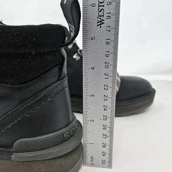 Sorel Hi-Line Waterproof Hiking Boots Sz 7.5 Muted Black Leather Lightweight