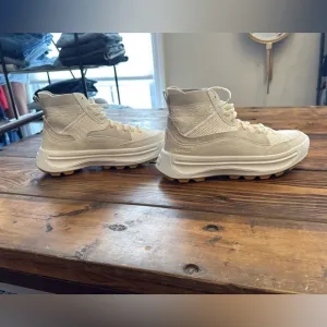 Sorel off white Ona 503 lace-up hi-top sneakers. Size 7.5. NWOT.