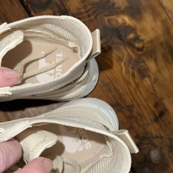 Sorel off white Ona 503 lace-up hi-top sneakers. Size 7.5. NWOT.