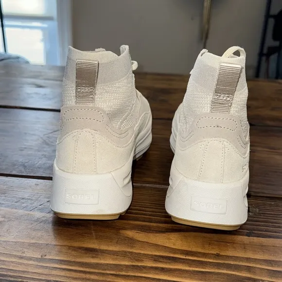 Sorel off white Ona 503 lace-up hi-top sneakers. Size 7.5. NWOT.