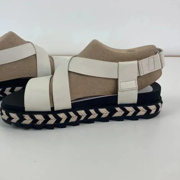 Sorel Roaming Criss Cross Platform Espadrille Leather Sandal 6.5 - Chalk/Black