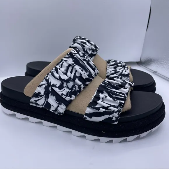 Sorel roaming two strap platform slide sandals women Size 9.5